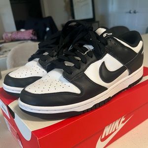 Panda low dunks - like new